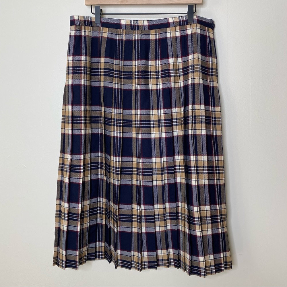 Scottish Wool Shop Bermuda Pleated Skirt
